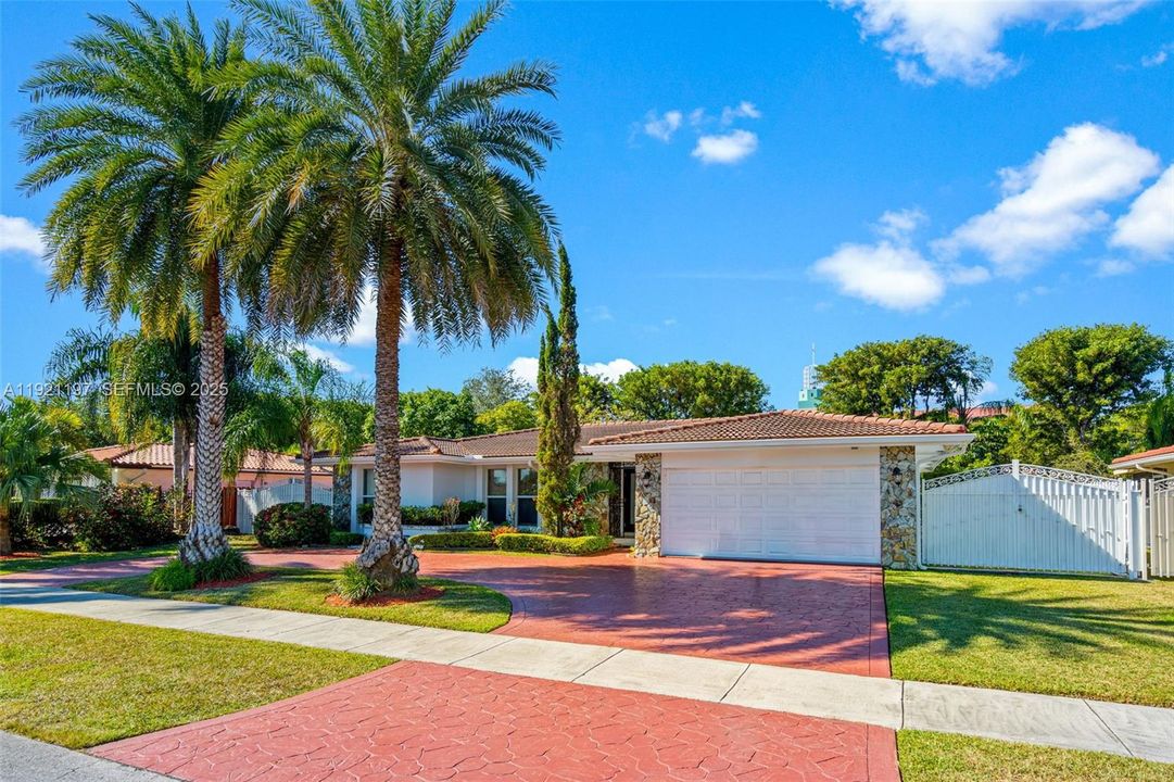 На продажу: $849,999 (3 спален, 2 ванн, 1787 Квадратных фут)