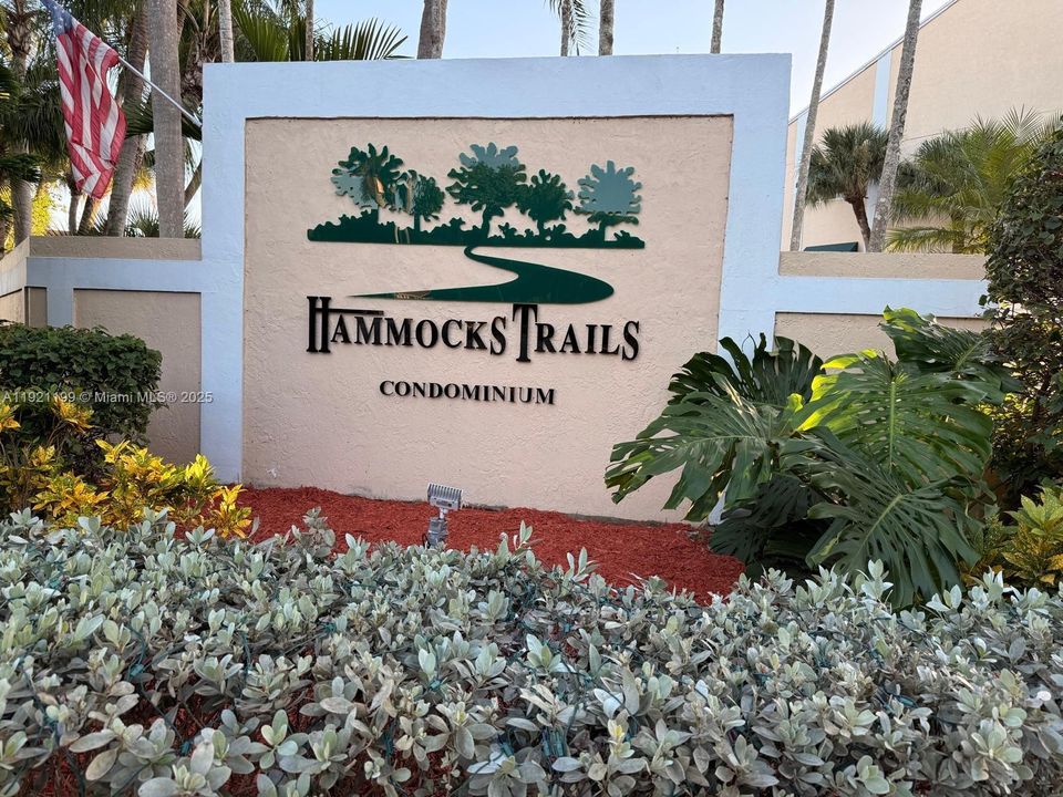 Active With Contract: $2,100 (2 beds, 2 baths, 1093 Square Feet)