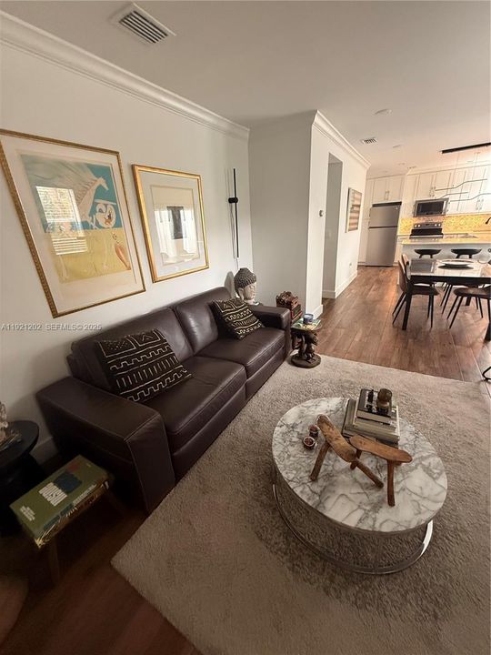 For Sale: $820,000 (2 beds, 1 baths, 1169 Square Feet)