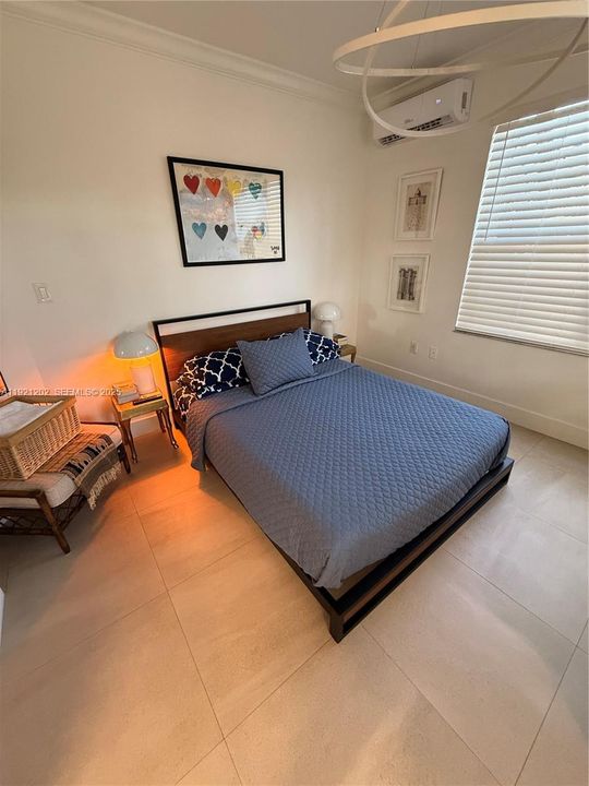 For Sale: $820,000 (2 beds, 1 baths, 1169 Square Feet)