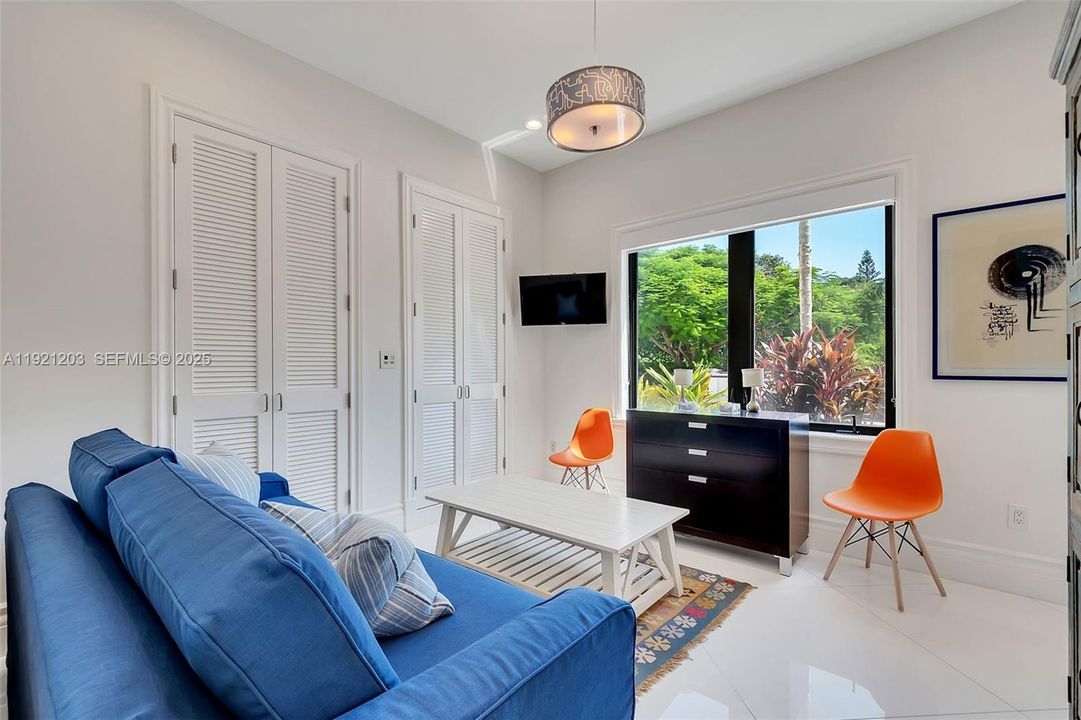 For Sale: $5,399,000 (9 beds, 8 baths, 8284 Square Feet)