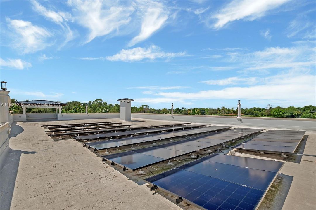 For Sale: $5,399,000 (9 beds, 8 baths, 8284 Square Feet)