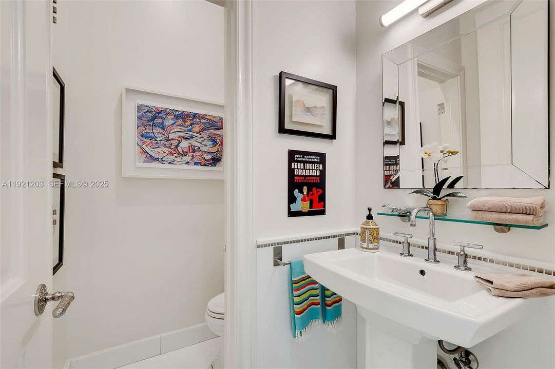 For Sale: $5,399,000 (9 beds, 8 baths, 8284 Square Feet)