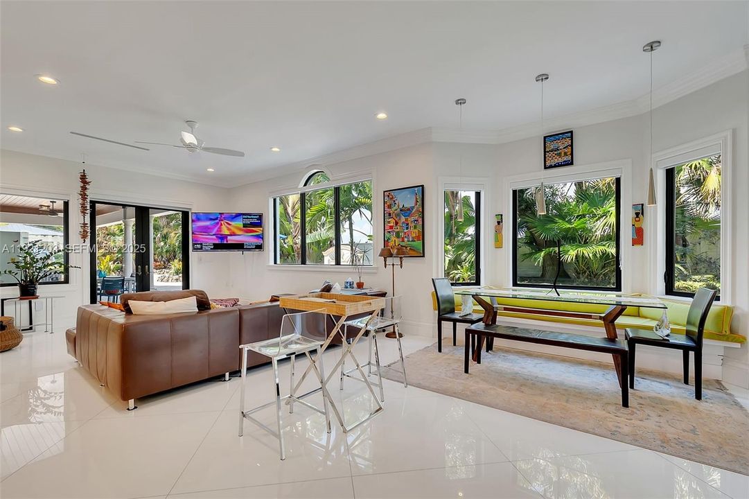 For Sale: $5,399,000 (9 beds, 8 baths, 8284 Square Feet)