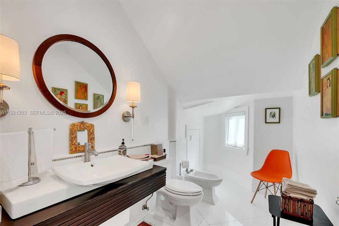 For Sale: $5,399,000 (9 beds, 8 baths, 8284 Square Feet)