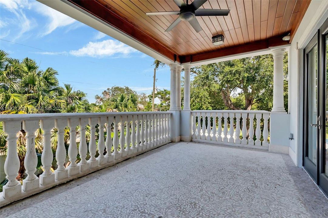 For Sale: $5,399,000 (9 beds, 8 baths, 8284 Square Feet)