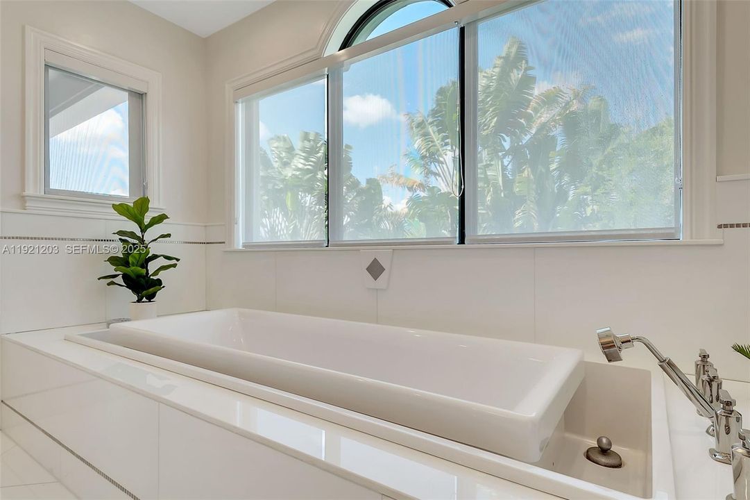 For Sale: $5,399,000 (9 beds, 8 baths, 8284 Square Feet)