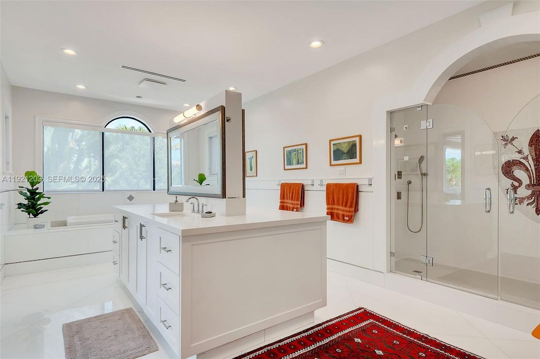 For Sale: $5,399,000 (9 beds, 8 baths, 8284 Square Feet)