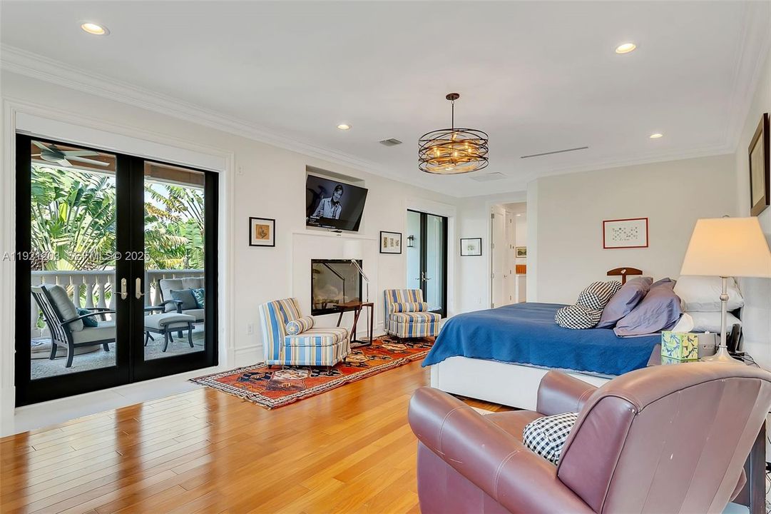 For Sale: $5,399,000 (9 beds, 8 baths, 8284 Square Feet)