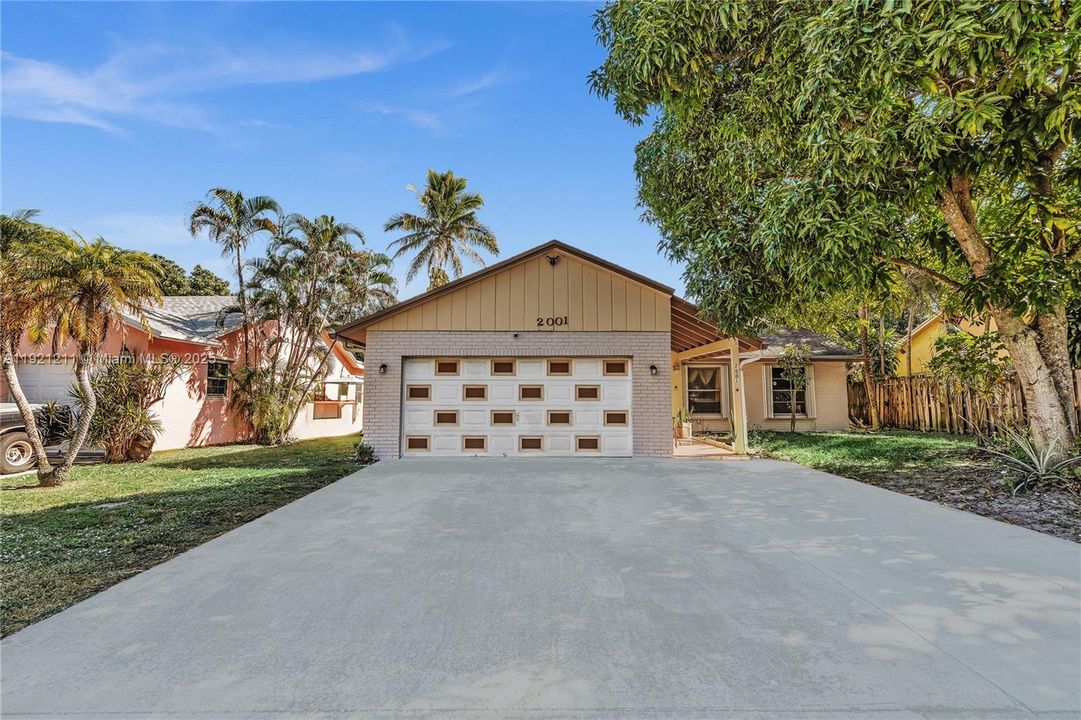 For Sale: $469,000 (3 beds, 2 baths, 1438 Square Feet)