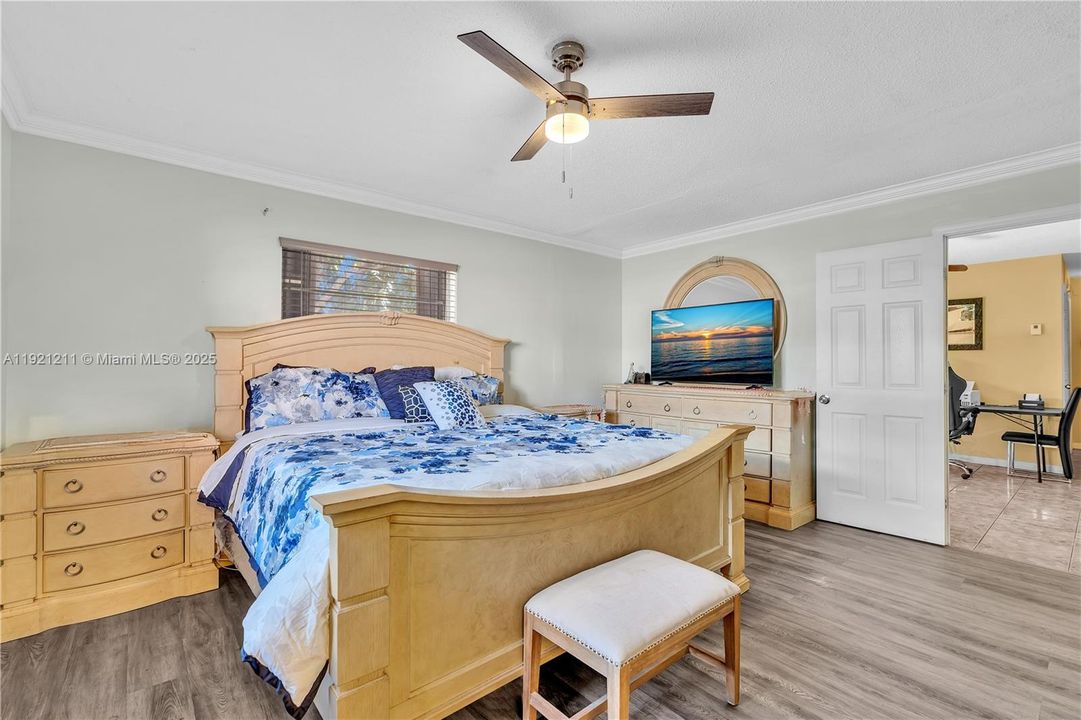 For Sale: $469,000 (3 beds, 2 baths, 1438 Square Feet)