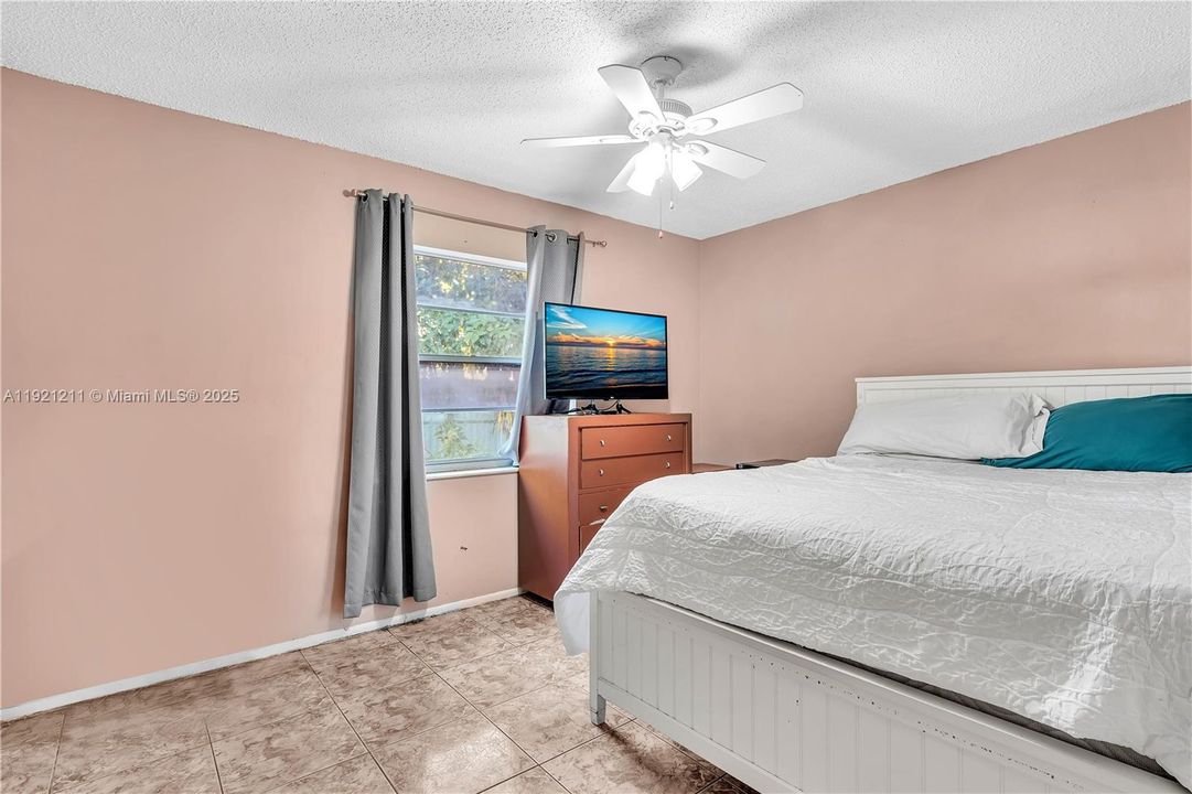 For Sale: $469,000 (3 beds, 2 baths, 1438 Square Feet)