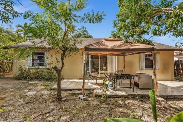 For Sale: $469,000 (3 beds, 2 baths, 1438 Square Feet)