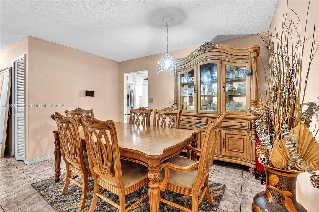 For Sale: $469,000 (3 beds, 2 baths, 1438 Square Feet)