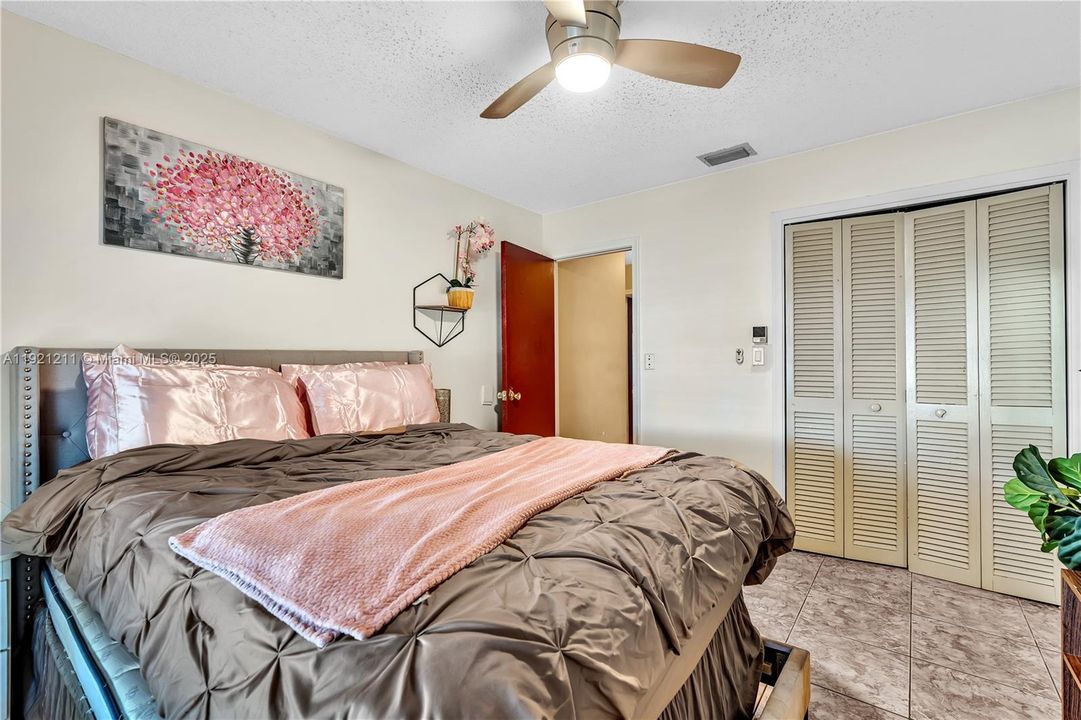 For Sale: $469,000 (3 beds, 2 baths, 1438 Square Feet)