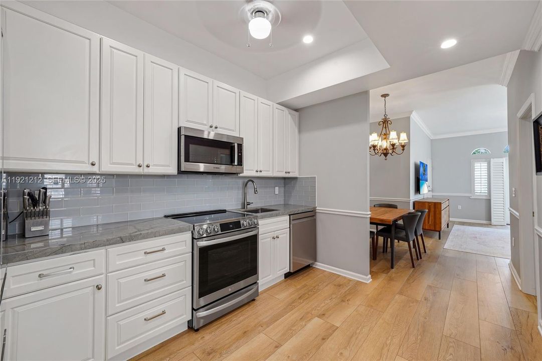 En Venta: $619,000 (2 camas, 2 baños, 982 Pies cuadrados)