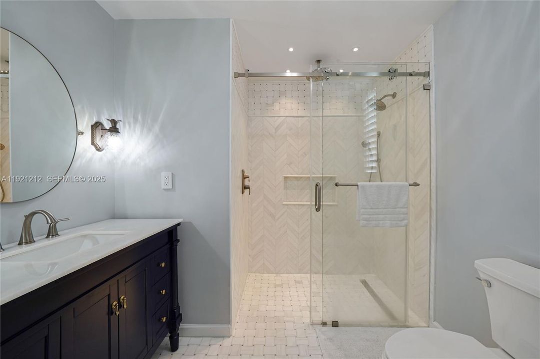 En Venta: $619,000 (2 camas, 2 baños, 982 Pies cuadrados)