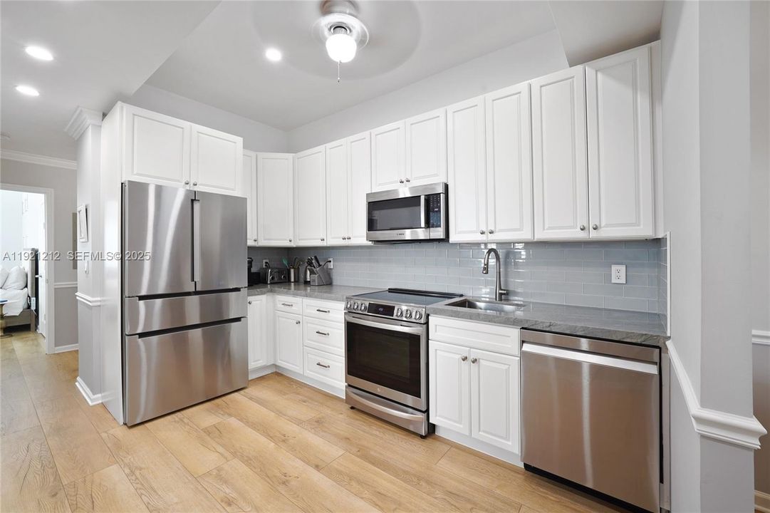 En Venta: $619,000 (2 camas, 2 baños, 982 Pies cuadrados)