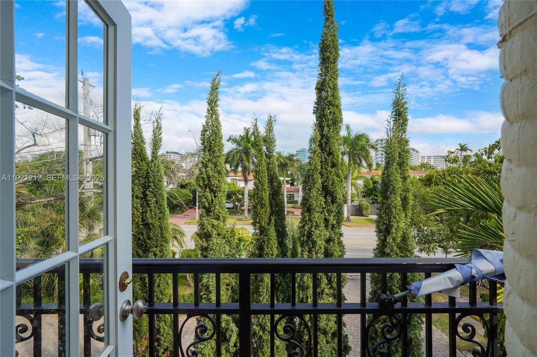 En Venta: $619,000 (2 camas, 2 baños, 982 Pies cuadrados)