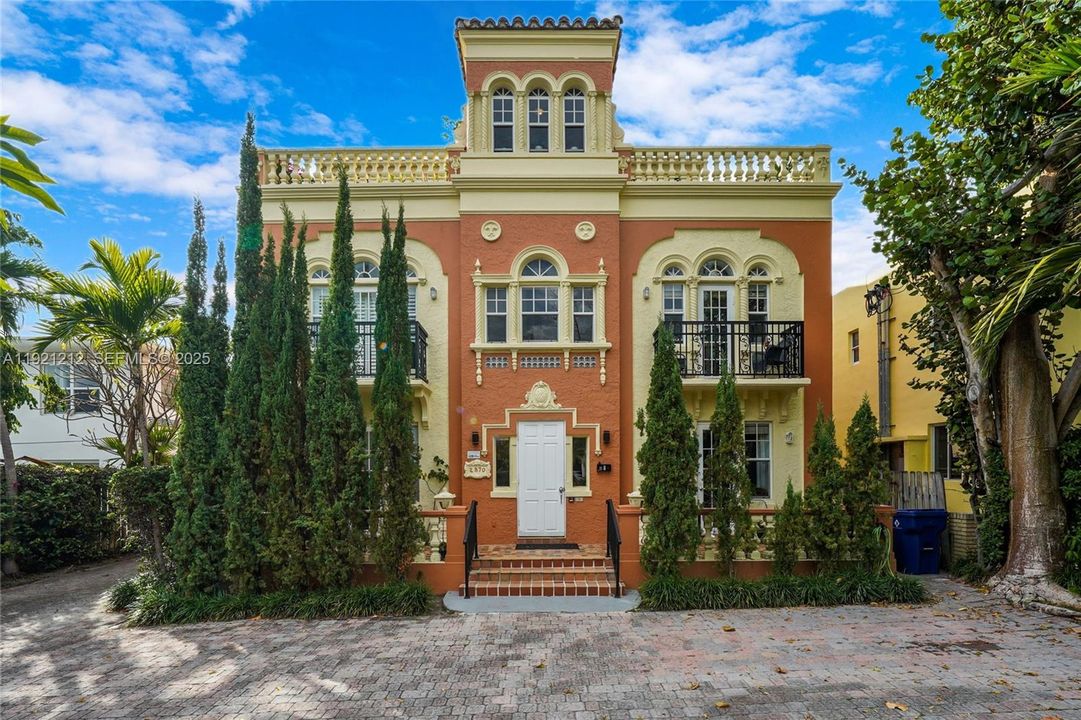 En Venta: $619,000 (2 camas, 2 baños, 982 Pies cuadrados)