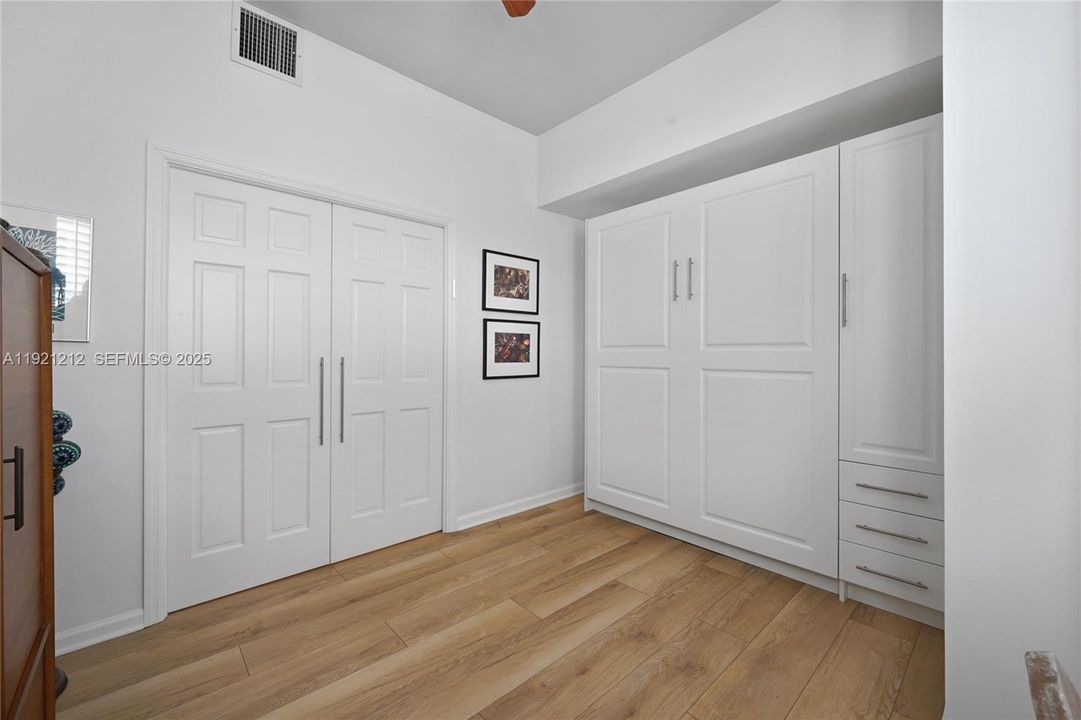 En Venta: $619,000 (2 camas, 2 baños, 982 Pies cuadrados)