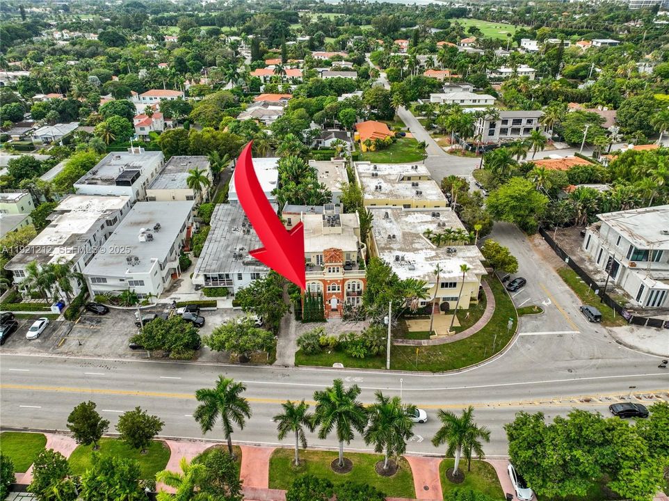 En Venta: $619,000 (2 camas, 2 baños, 982 Pies cuadrados)