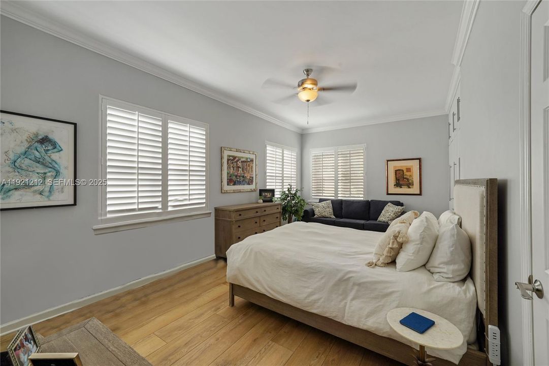 En Venta: $619,000 (2 camas, 2 baños, 982 Pies cuadrados)