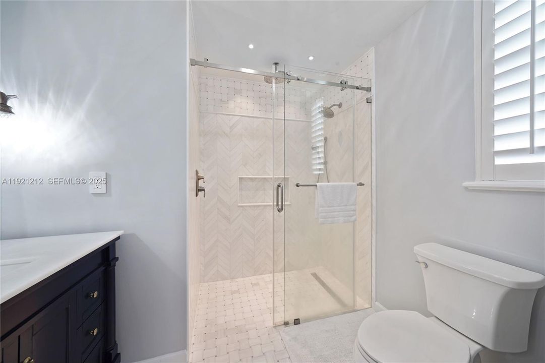 En Venta: $619,000 (2 camas, 2 baños, 982 Pies cuadrados)