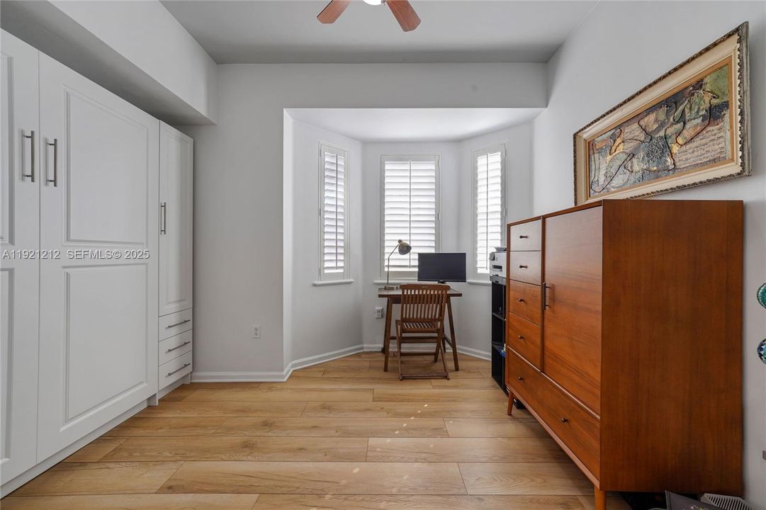 En Venta: $619,000 (2 camas, 2 baños, 982 Pies cuadrados)