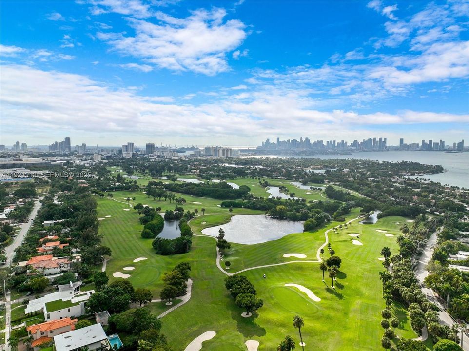 En Venta: $619,000 (2 camas, 2 baños, 982 Pies cuadrados)