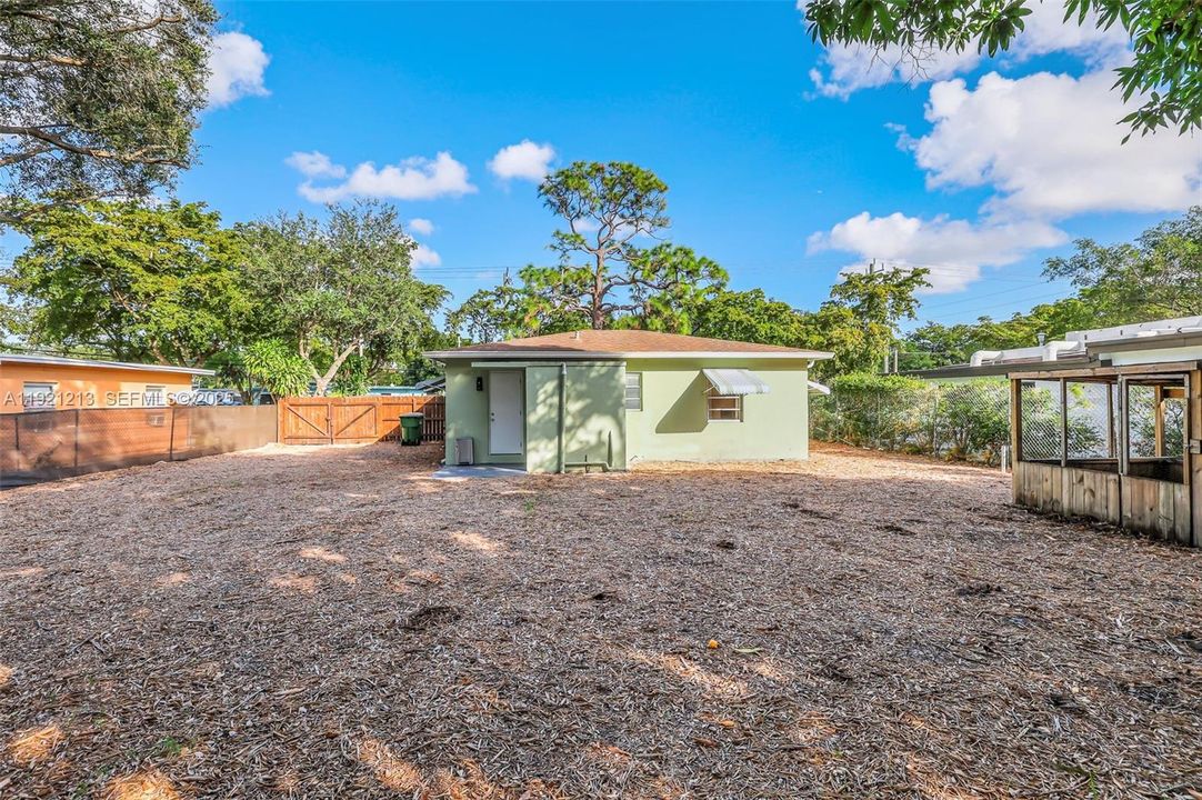 En Renta: $2,150 (2 camas, 1 baños, 750 Pies cuadrados)