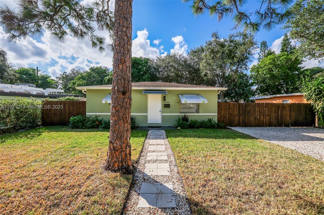 En Renta: $2,150 (2 camas, 1 baños, 750 Pies cuadrados)