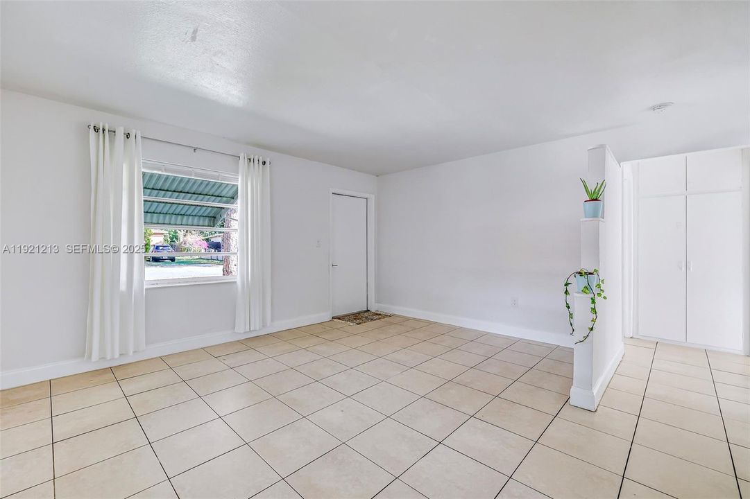 En Renta: $2,150 (2 camas, 1 baños, 750 Pies cuadrados)