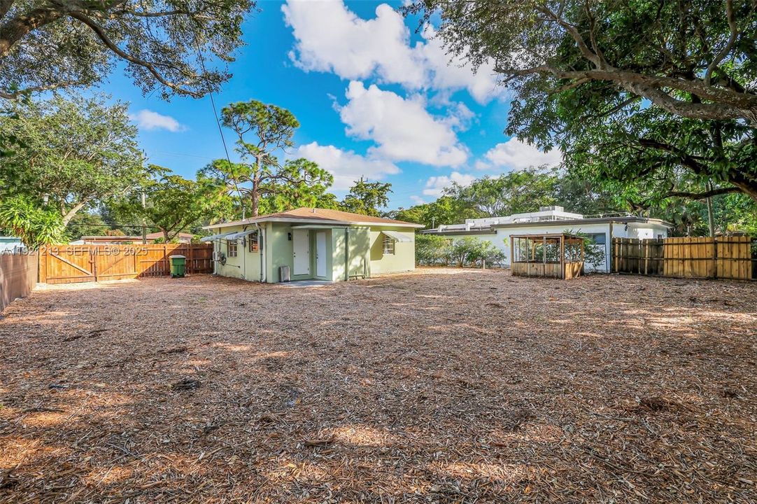 En Renta: $2,150 (2 camas, 1 baños, 750 Pies cuadrados)