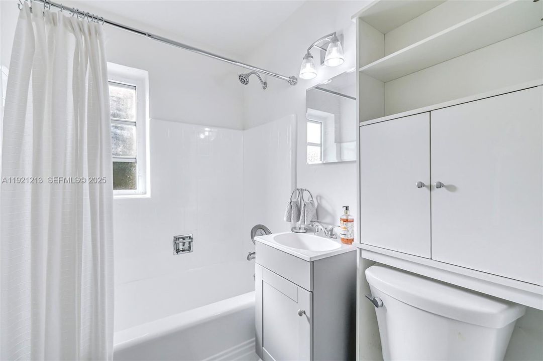 En Renta: $2,150 (2 camas, 1 baños, 750 Pies cuadrados)