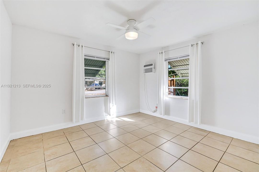 En Renta: $2,150 (2 camas, 1 baños, 750 Pies cuadrados)