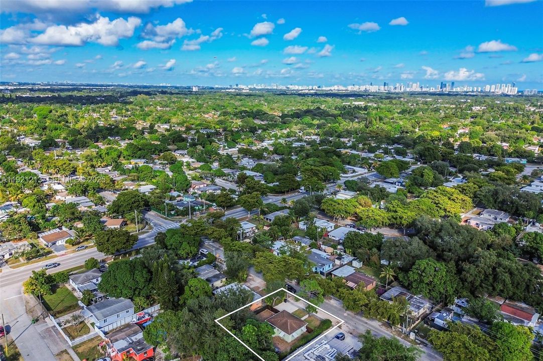 En Renta: $2,150 (2 camas, 1 baños, 750 Pies cuadrados)