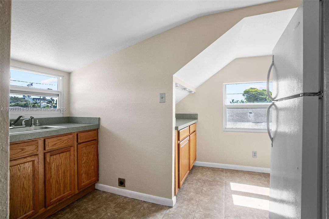 For Sale: $522,000 (3 beds, 2 baths, 1323 Square Feet)