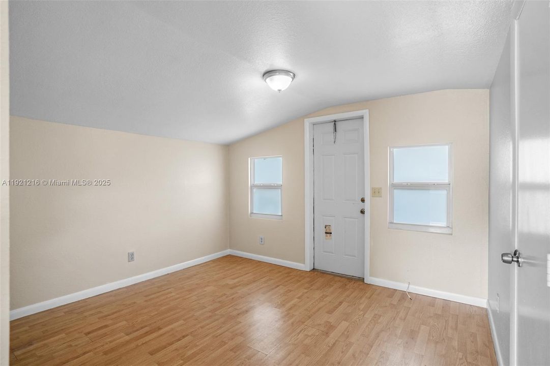 For Sale: $522,000 (3 beds, 2 baths, 1323 Square Feet)