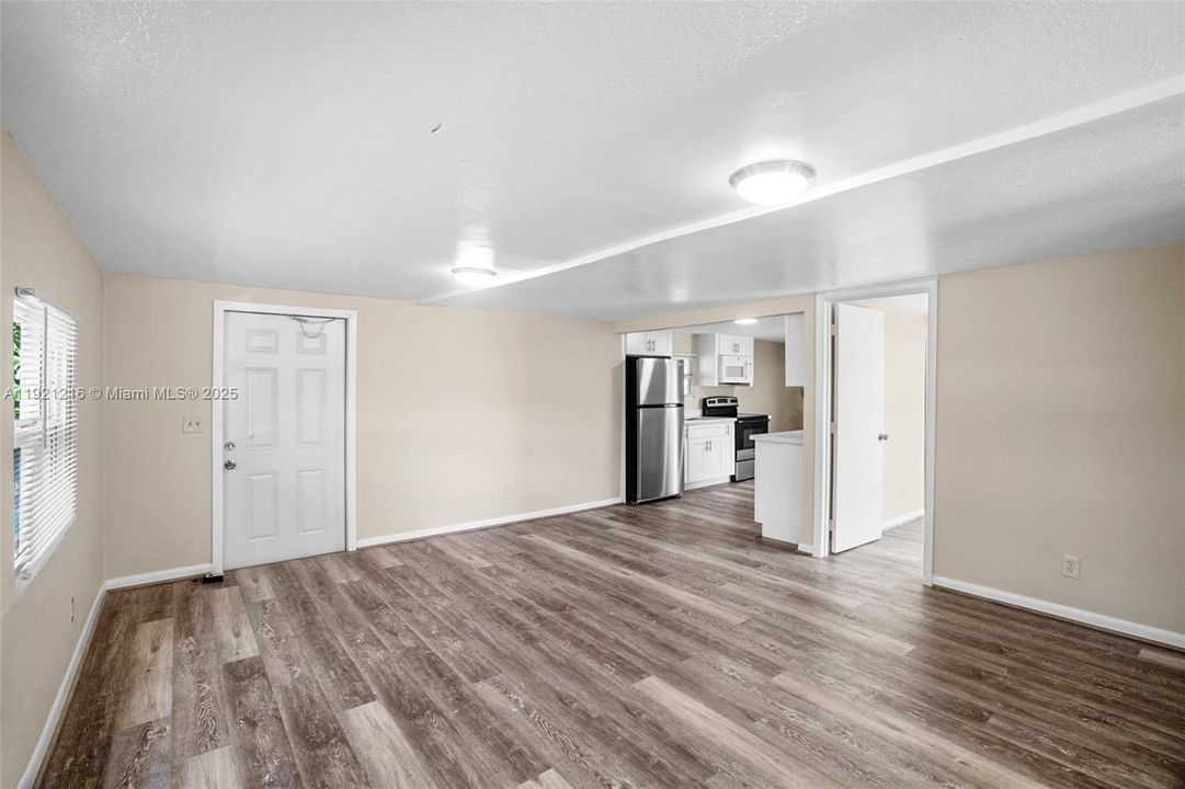 For Sale: $522,000 (3 beds, 2 baths, 1323 Square Feet)