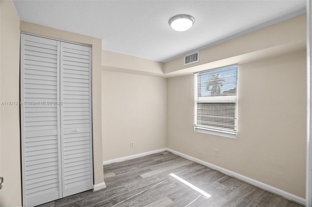 For Sale: $522,000 (3 beds, 2 baths, 1323 Square Feet)