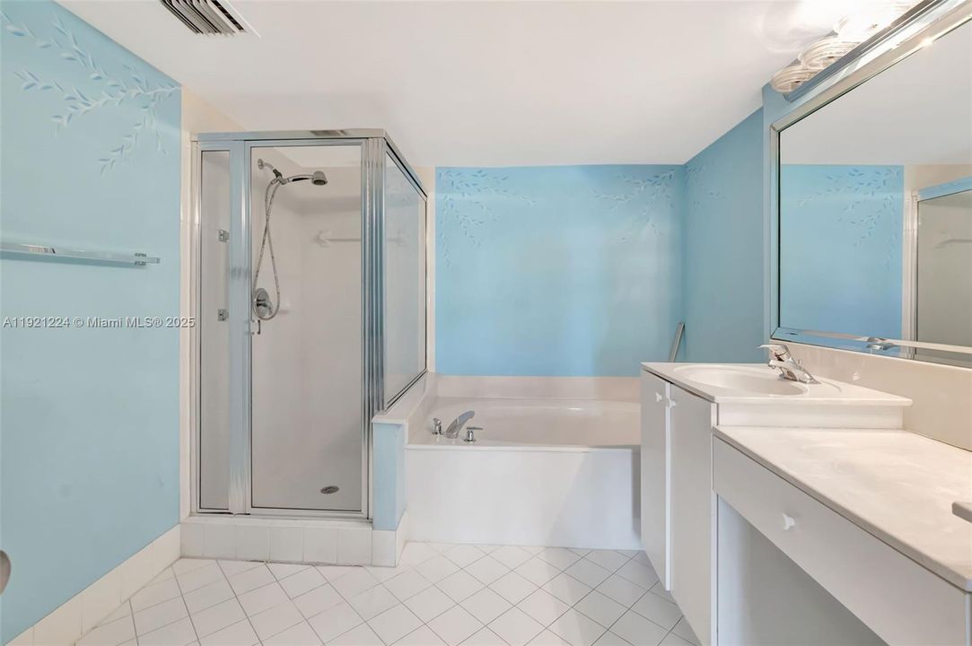 待售: $220,000 (3 贝兹, 2 浴室, 1795 平方英尺)