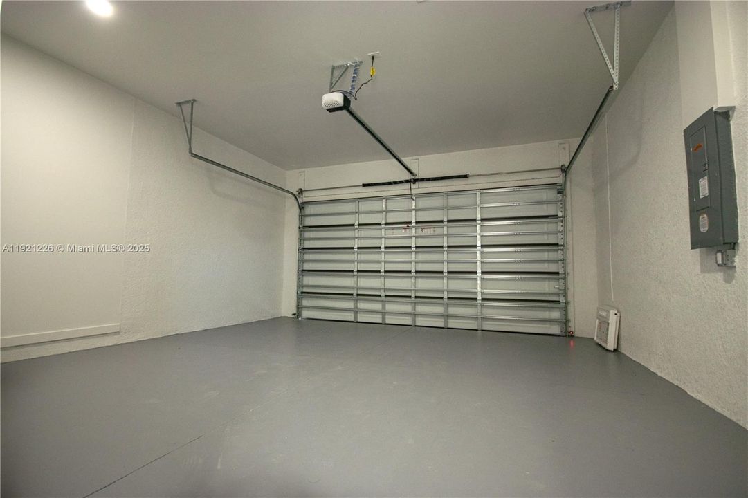 出租: $2,100 (3 贝兹, 2 浴室, 0 平方英尺)