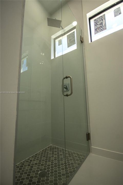 出租: $2,100 (3 贝兹, 2 浴室, 0 平方英尺)