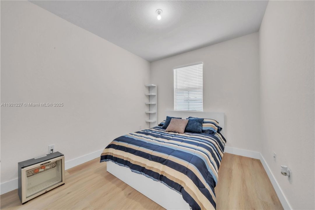 待售: $489,000 (3 贝兹, 2 浴室, 1695 平方英尺)