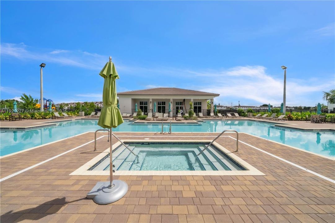 待售: $489,000 (3 贝兹, 2 浴室, 1695 平方英尺)