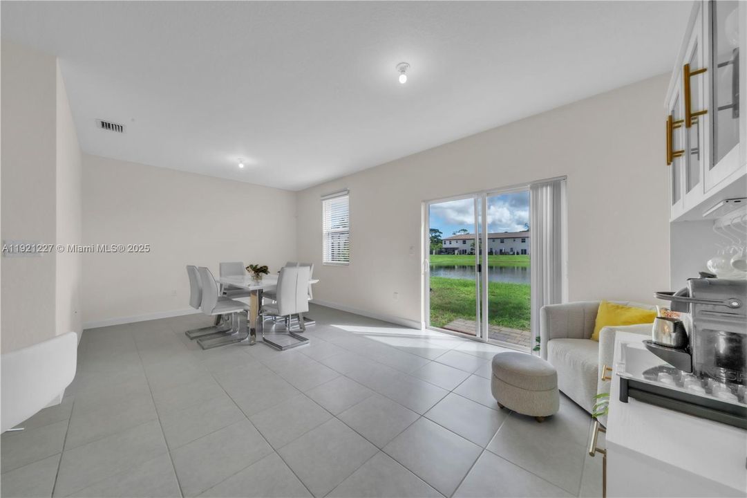 待售: $489,000 (3 贝兹, 2 浴室, 1695 平方英尺)