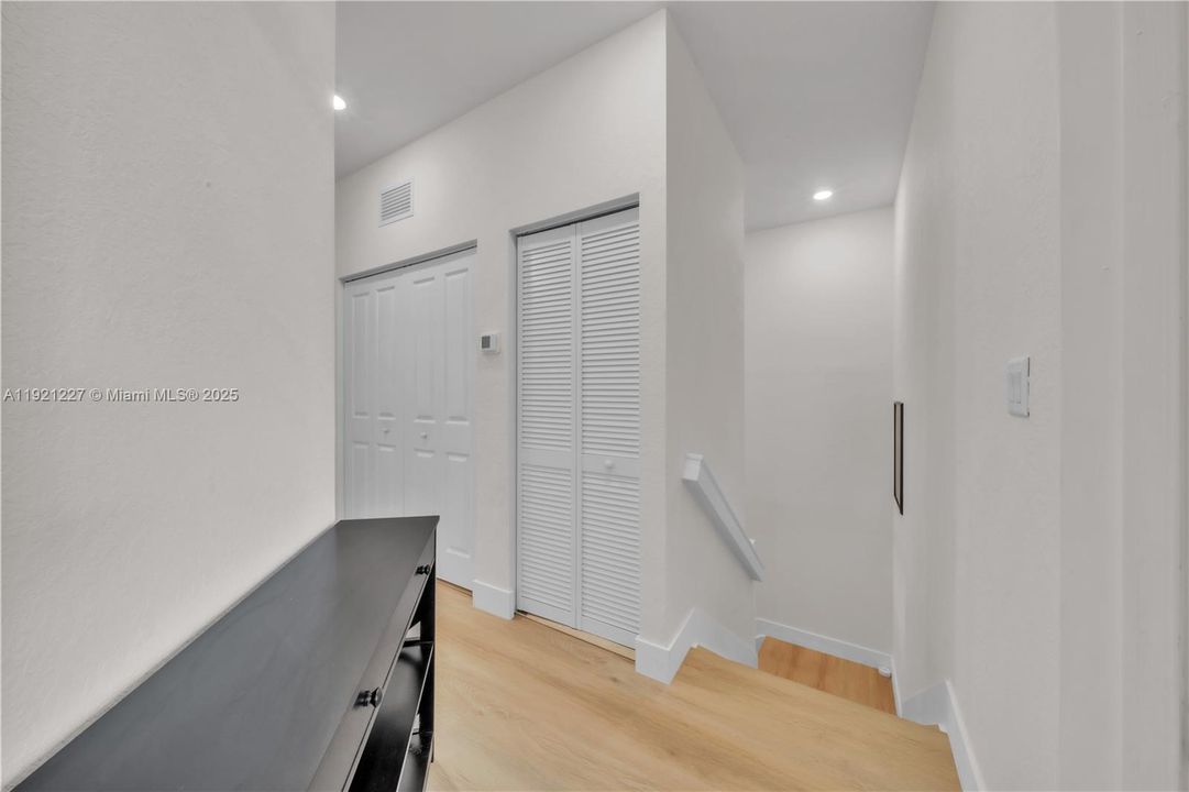 待售: $489,000 (3 贝兹, 2 浴室, 1695 平方英尺)