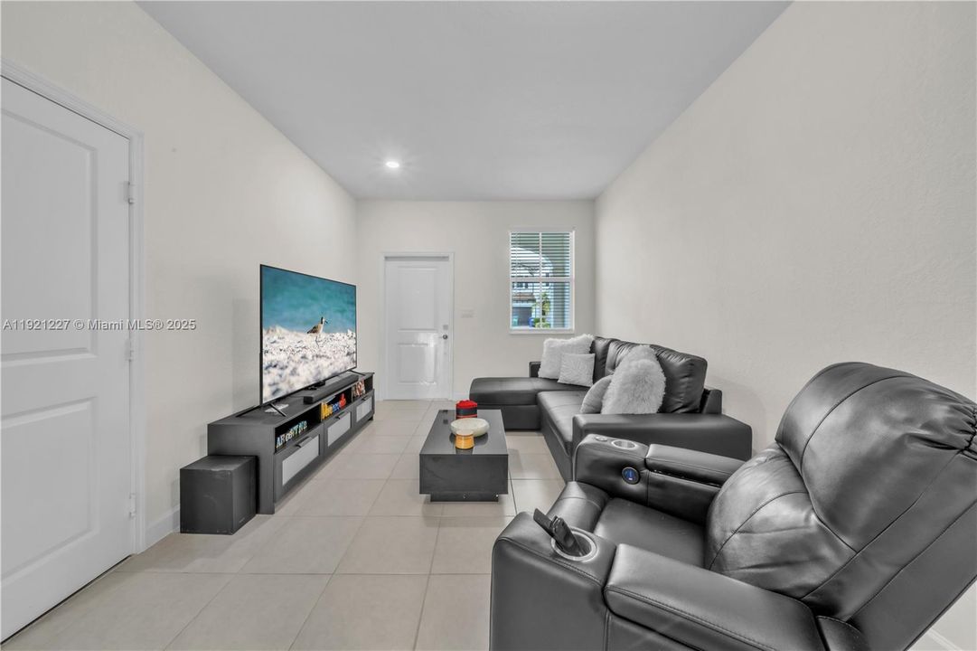 待售: $489,000 (3 贝兹, 2 浴室, 1695 平方英尺)