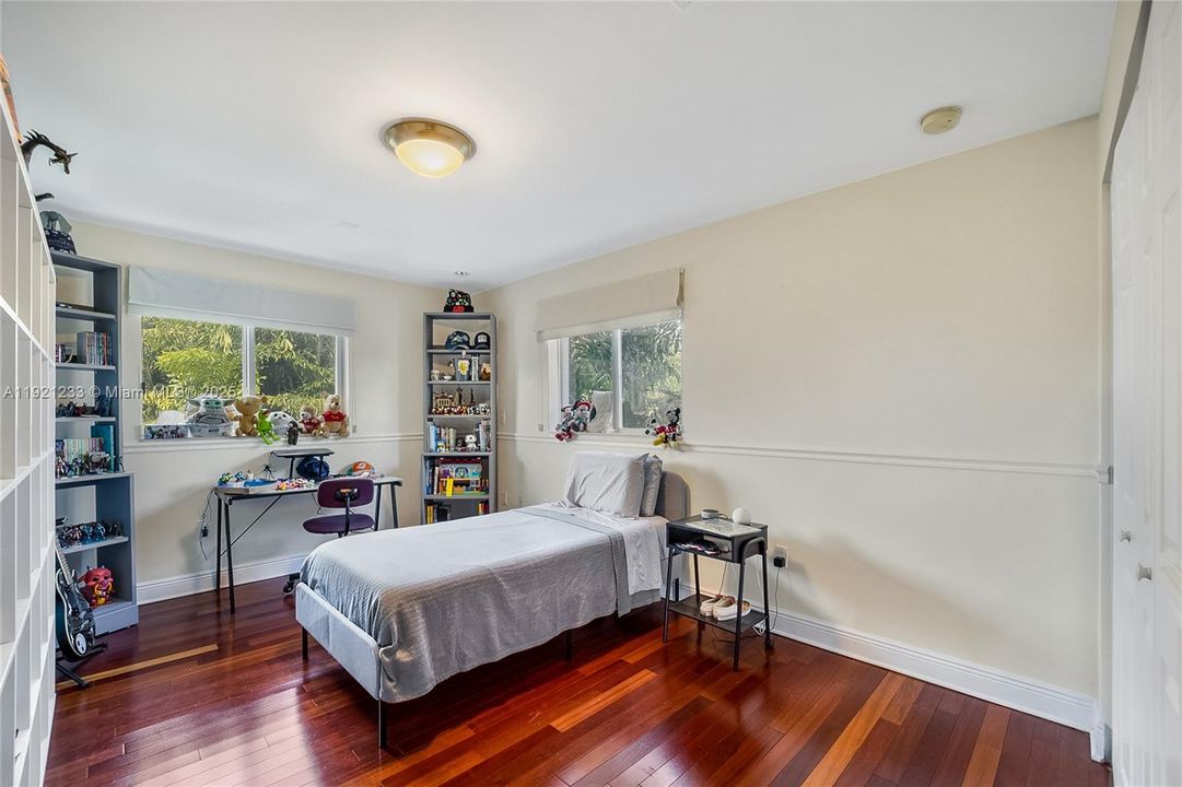 В аренду: $6,600 (4 спален, 3 ванн, 2200 Квадратных фут)